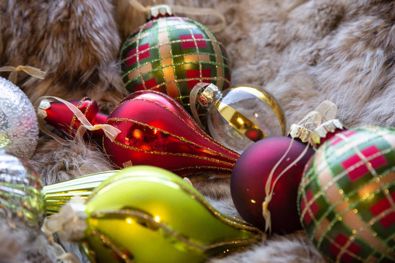 Kit Tradicional de Bolas Natalinas em Vidro (30 Peças)